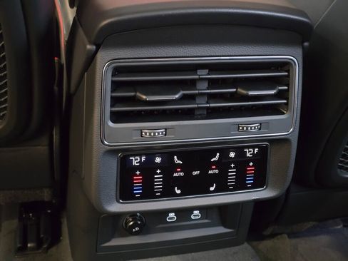 New 2026 Audi SQ8 Prestige image 19