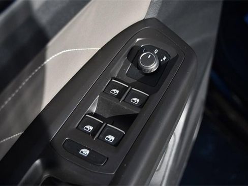 Certified 2023 Volkswagen Atlas SE image 8