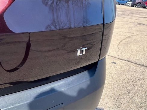 Used 2023 Chevrolet Traverse LT image 23