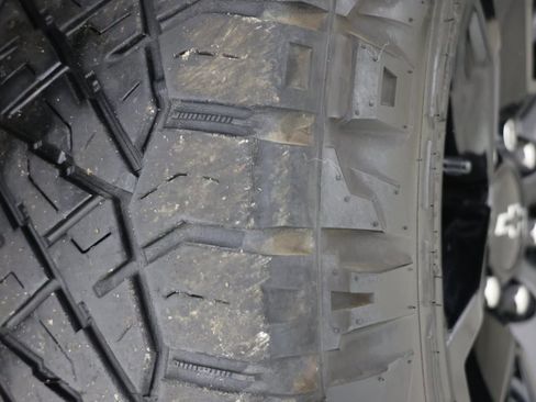 Used 2021 Chevrolet Silverado 1500 LT Trail Boss w/ Convenience Package II image 14