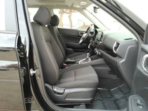 Used 2022 Hyundai Venue SEL w/ Cargo Package image 17
