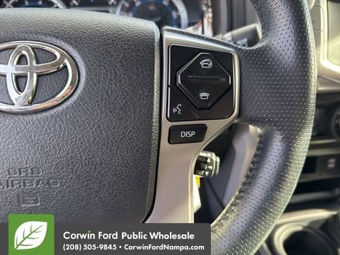 Used 2016 Toyota 4Runner SR5 Premium image 18