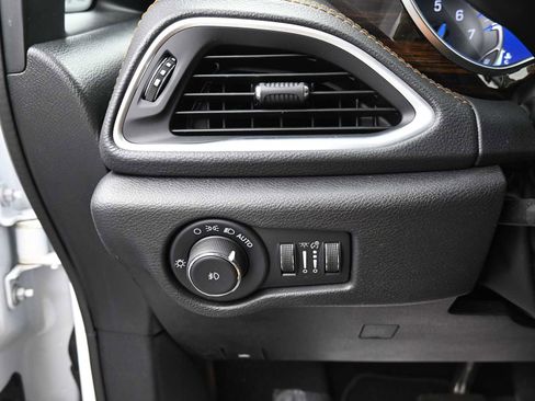 Used 2022 Chrysler Pacifica Pinnacle image 9