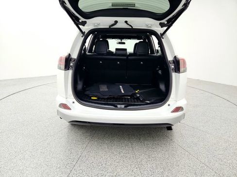 Used 2016 Toyota RAV4 SE image 15
