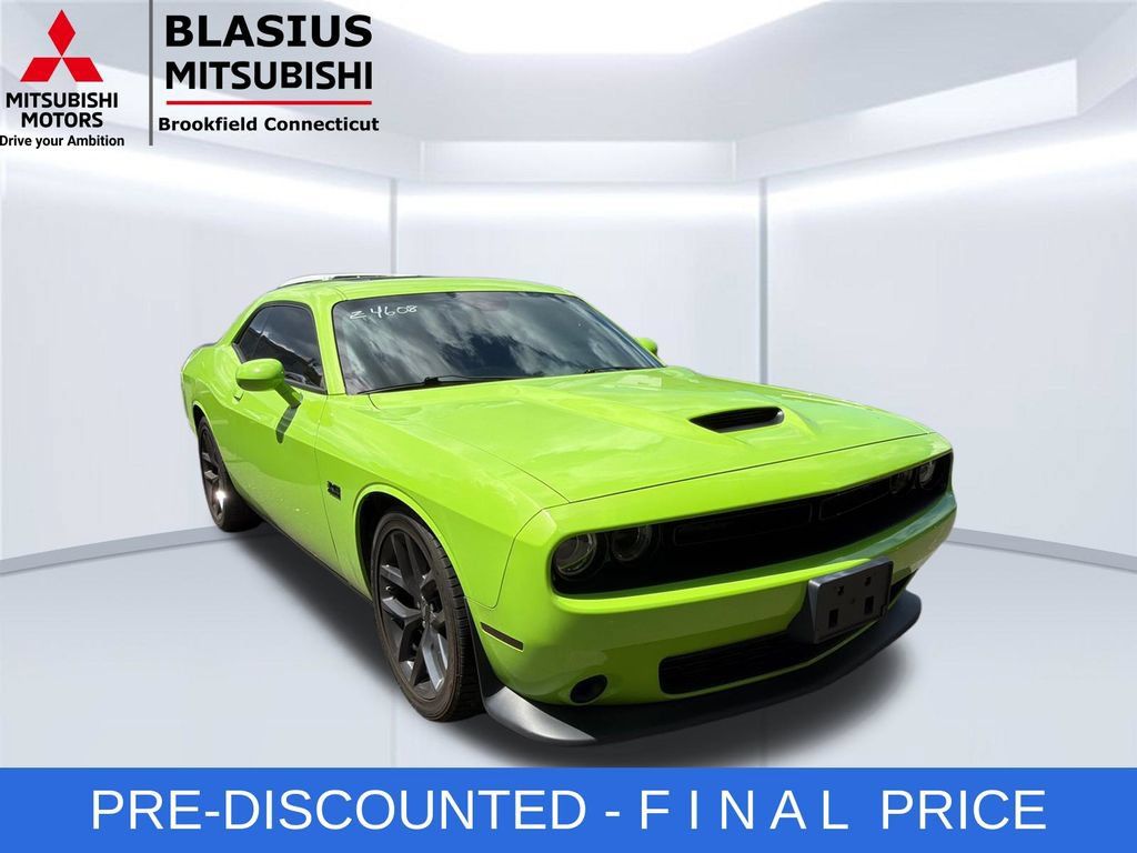 Used 2023 Dodge Challenger R/T w/ Blacktop Package RWD image 4