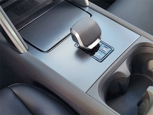 Used 2026 Land Rover Discovery Sport Landmark image 15