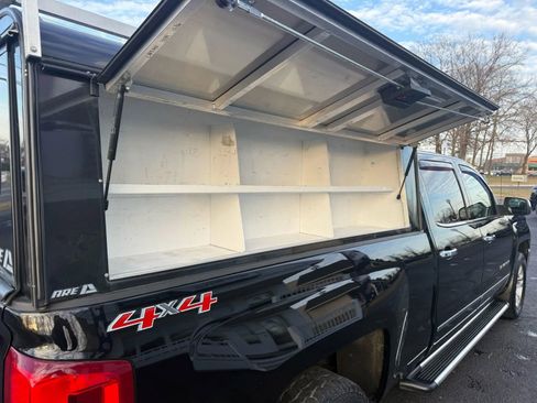 Used 2017 Chevrolet Silverado 1500 LTZ w/ LTZ Plus Package AWD/4WD image 42
