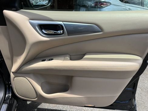 Used 2018 Nissan Pathfinder SL FWD image 28