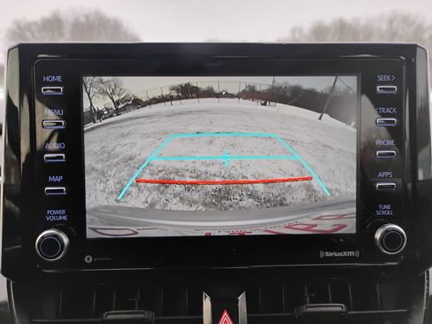 Used 2021 Toyota Corolla LE image 21