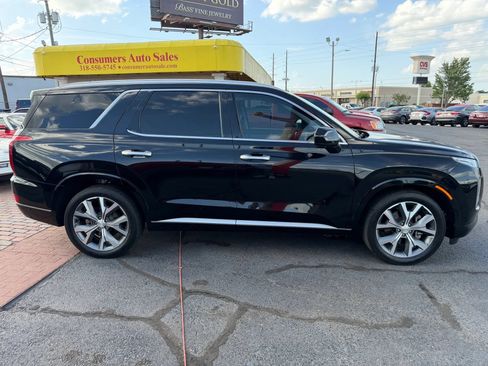 Used 2021 Hyundai Palisade Limited FWD image 2