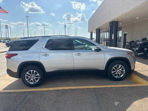 Used 2019 Chevrolet Traverse LT FWD image 8