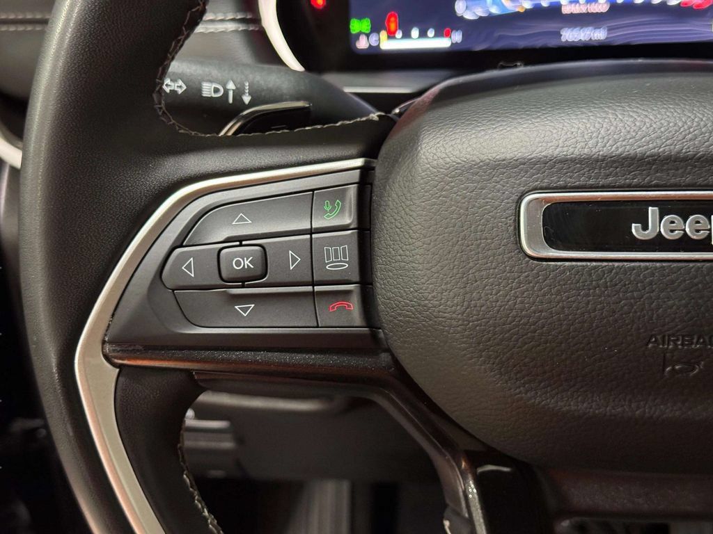 Used 2023 Jeep Grand Cherokee L Laredo AWD/4WD image 15