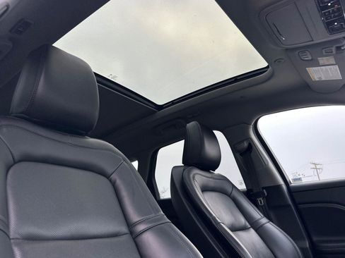 Used 2022 Lincoln Corsair Reserve w/ Equipment Group 201A image 18