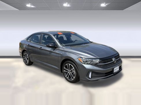 Used 2024 Volkswagen Jetta Sport FWD image 3