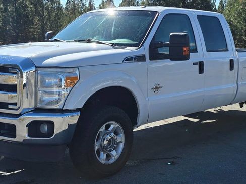 Used 2015 Ford F250 XLT w/ XLT Value Package image 2