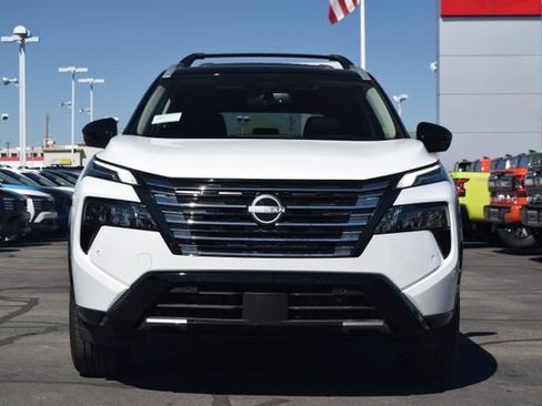 New 2026 Nissan Rogue Platinum image 2