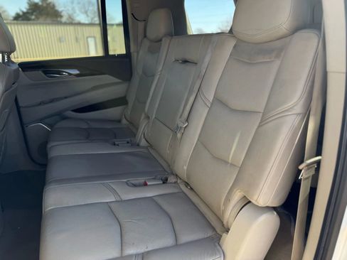 Used 2015 Cadillac Escalade ESV Premium image 27