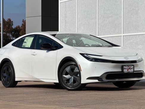 New 2026 Toyota Prius Plug-In Hybrid FWD image 2