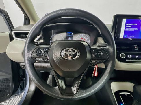 Used 2025 Toyota Corolla LE FWD image 17