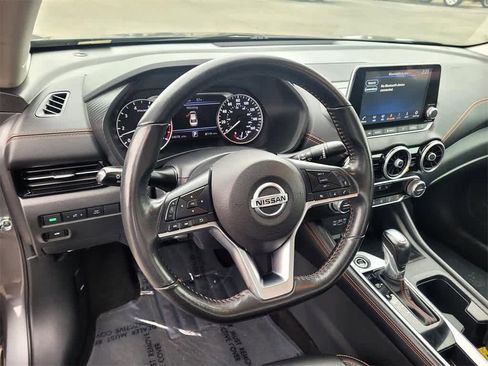 Used 2023 Nissan Sentra SR w/ SR Premium Package image 9