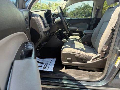 Used 2019 Chevrolet Colorado W/T w/ WT Convenience Package AWD/4WD image 12