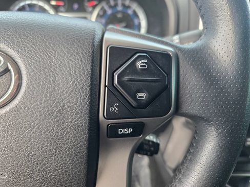 Used 2018 Toyota 4Runner SR5 AWD/4WD image 24