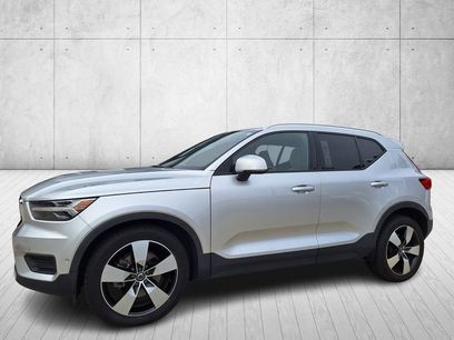 Used 2019 Volvo XC40 T5 Momentum