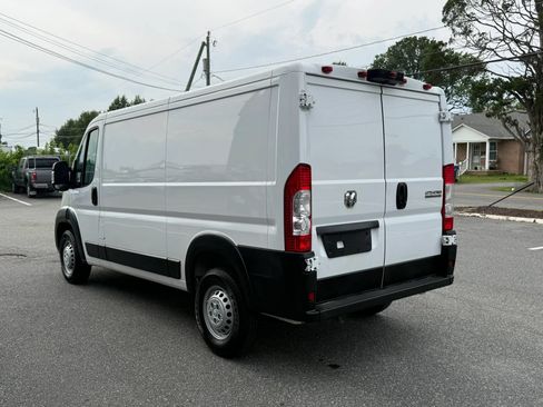 Used 2025 RAM ProMaster 2500 w/ Convenience Group FWD image 17