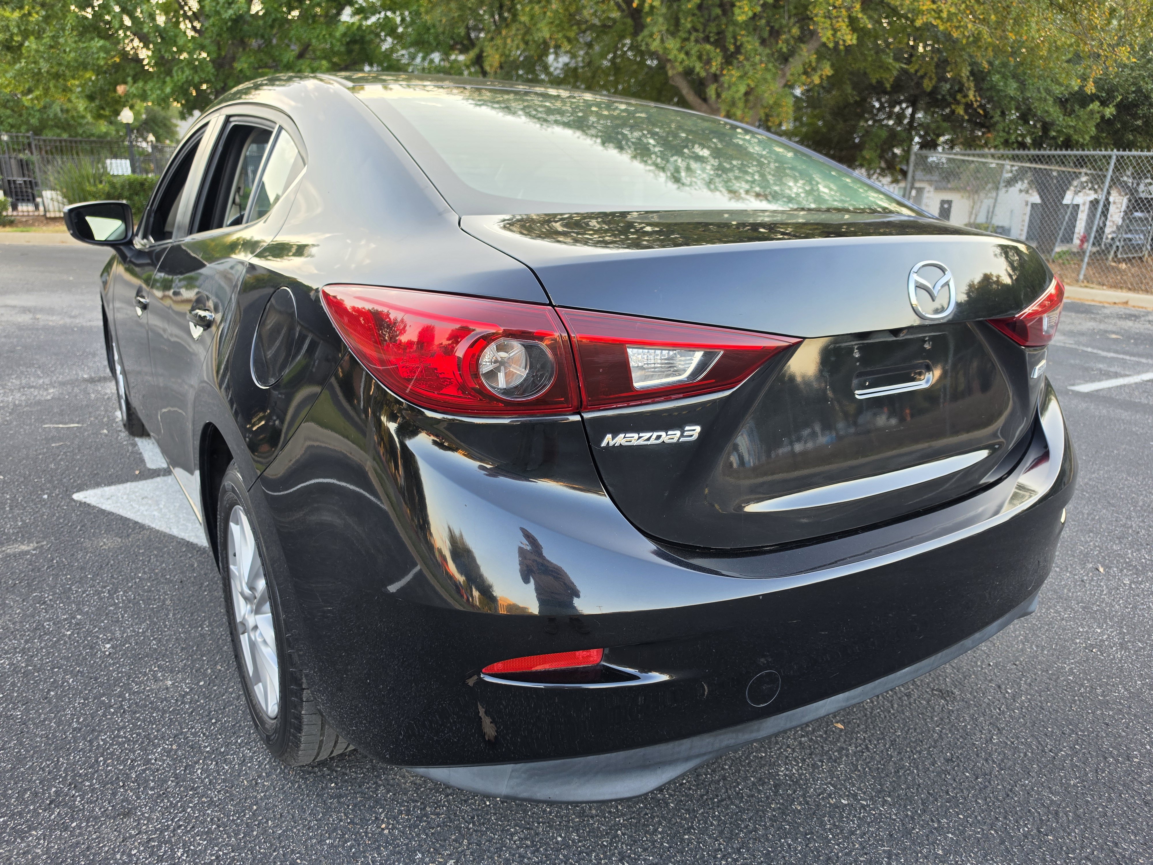 Used 2018 MAZDA MAZDA3 Sport w/ Preferred Equipment Package FWD image 6