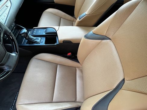 Used 2021 Lexus ES 350 w/ Premium Package image 15