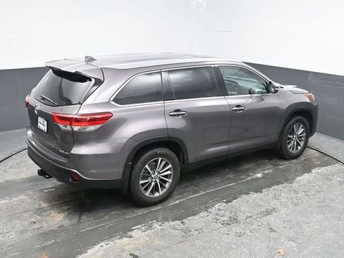 Used 2019 Toyota Highlander XLE image 26