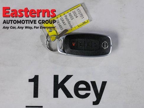 Used 2024 Nissan Pathfinder SV AWD/4WD image 24