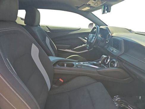 Used 2023 Chevrolet Camaro LT RWD image 17