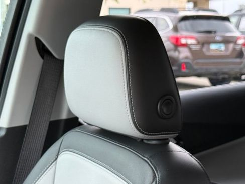 Used 2019 Chevrolet Equinox Premier FWD image 14