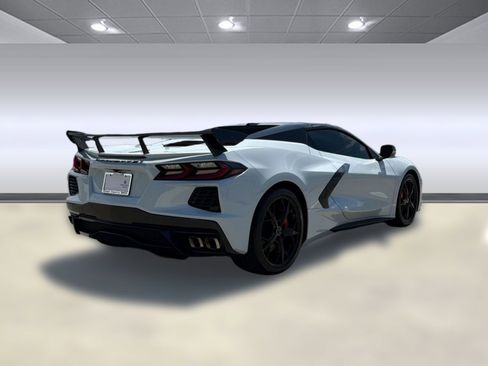 Used 2022 Chevrolet Corvette Stingray Premium Conv w/ Z51 Performance Package RWD image 8