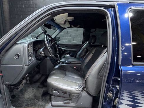 Used 2002 Chevrolet Avalanche 1500 4dr 4WD Crew Cab SB w/ Off-Road Suspension Pkg image 14