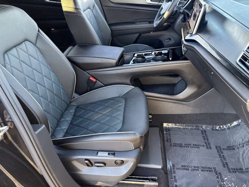 Certified 2025 Volkswagen Atlas Cross Sport SEL Premium R-Line image 9