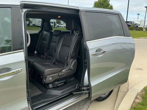 Used 2021 Honda Odyssey Touring image 15