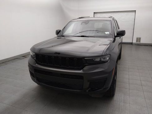Used 2023 Jeep Grand Cherokee L Laredo RWD image 15