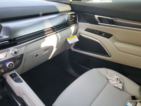 New 2025 Kia Telluride S image 15