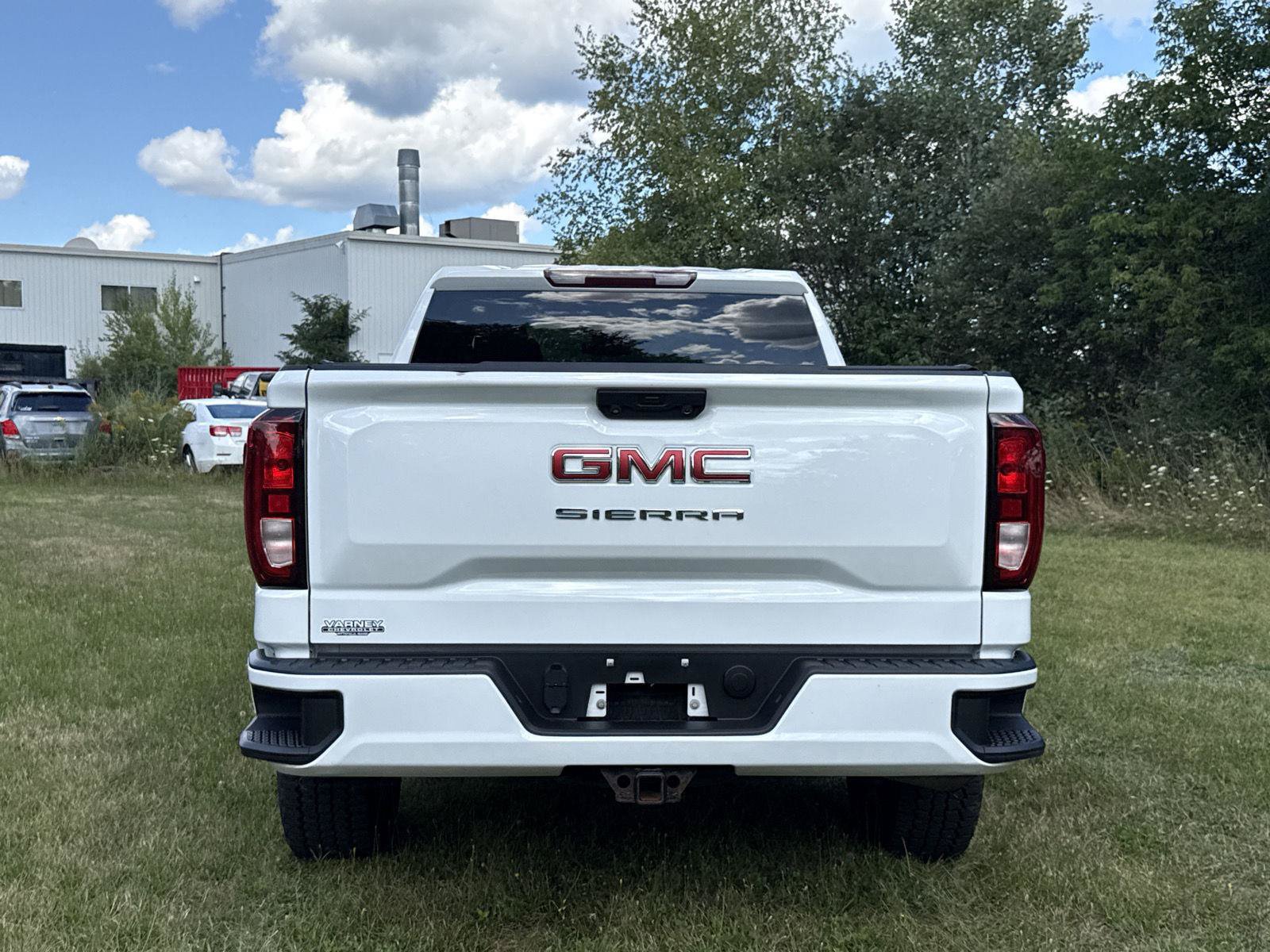 Used 2023 GMC Sierra 1500 Pro w/ Graphite Edition AWD/4WD image 8