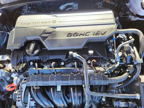 Used 2024 Hyundai Elantra SEL image 15