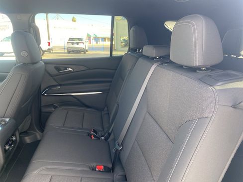 Used 2026 Chevrolet Traverse LT image 22