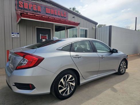Used 2017 Honda Civic EX image 7