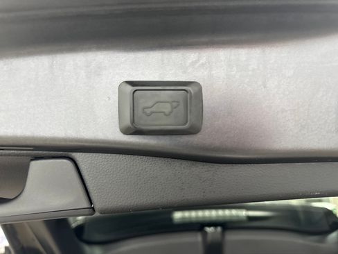 Used 2019 Toyota RAV4 Limited AWD/4WD image 40