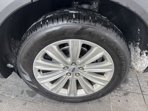 Used 2023 Ford Explorer Limited w/ Limited Technology Package image 6