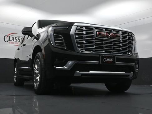 Used 2025 GMC Yukon Denali AWD/4WD image 28