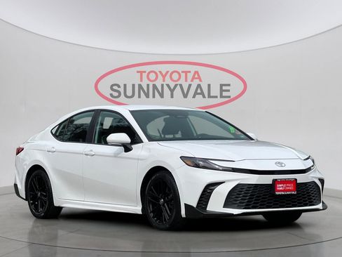 Certified 2025 Toyota Camry SE image 11