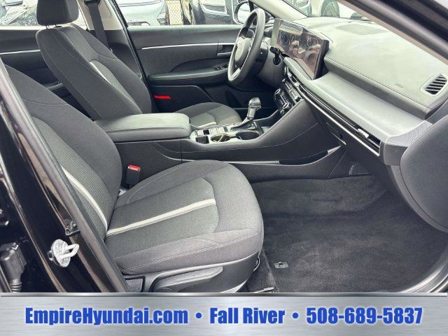 Used 2025 Hyundai Sonata SE FWD image 14