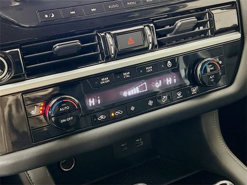 Used 2022 Nissan Pathfinder SL image 20